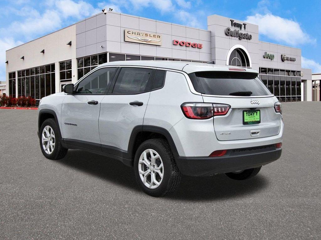 new 2024 Jeep Compass car, priced at $26,995