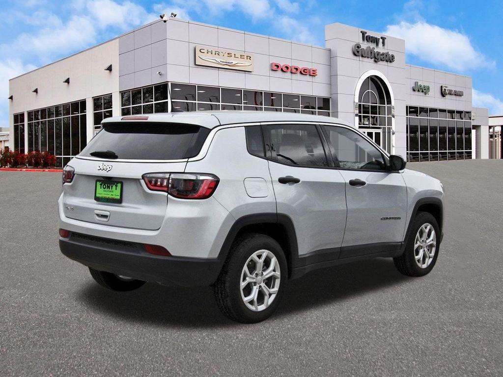 new 2024 Jeep Compass car, priced at $26,995