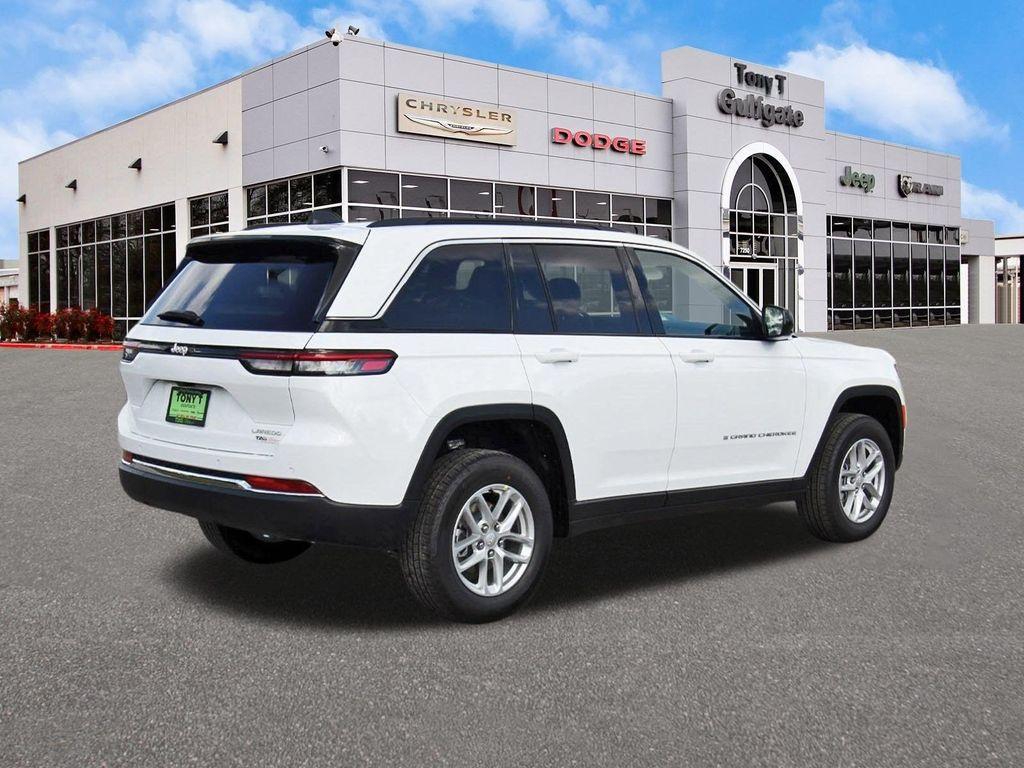 new 2025 Jeep Grand Cherokee car, priced at $35,995