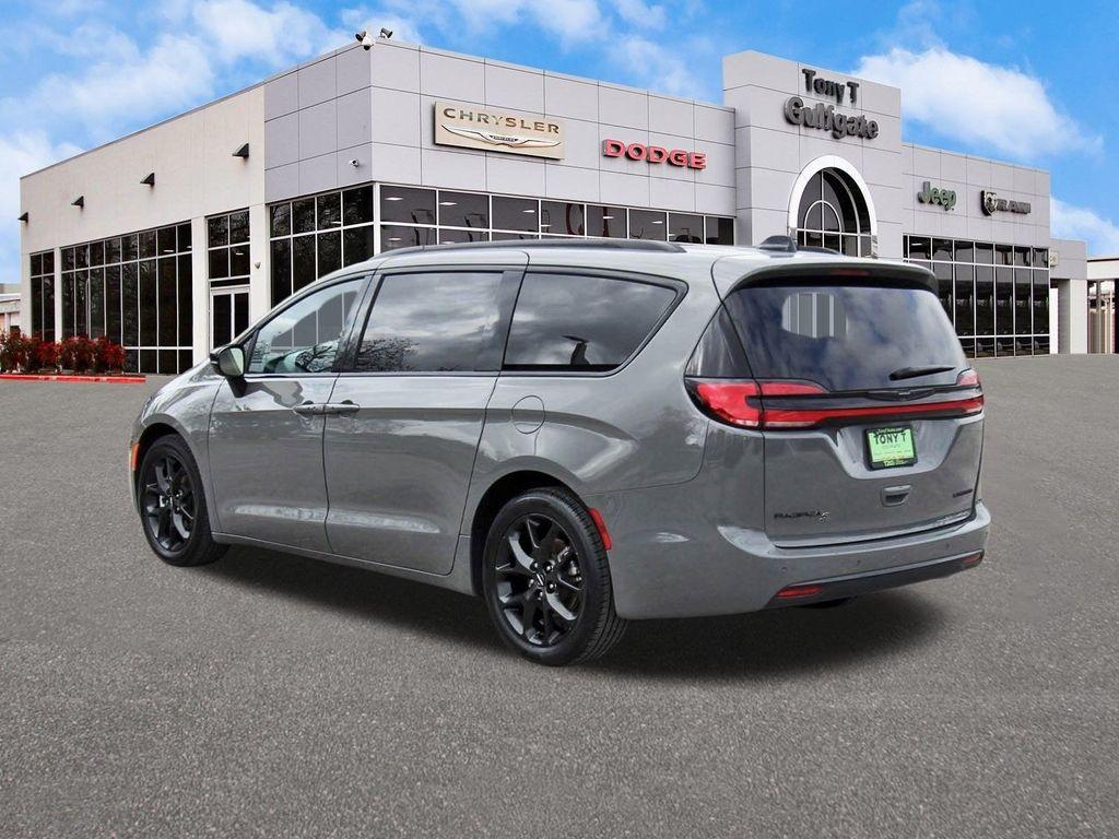used 2025 Chrysler Pacifica car, priced at $36,995