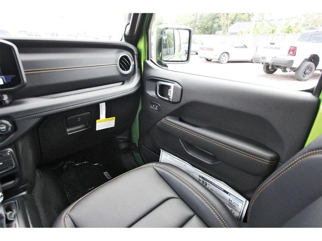 new 2025 Jeep Gladiator car, priced at $41,212