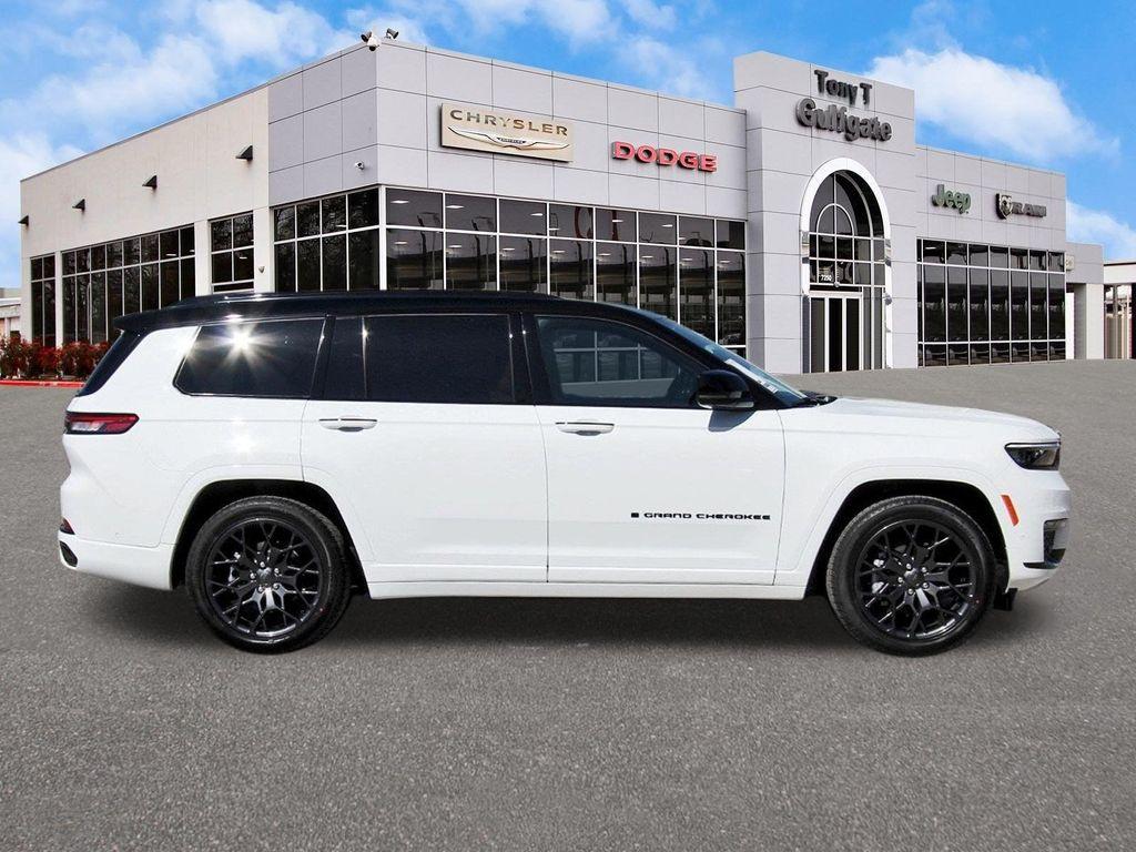 new 2025 Jeep Grand Cherokee L car, priced at $64,192