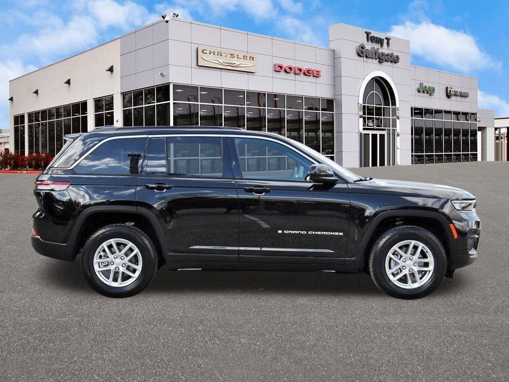 new 2025 Jeep Grand Cherokee car, priced at $37,837