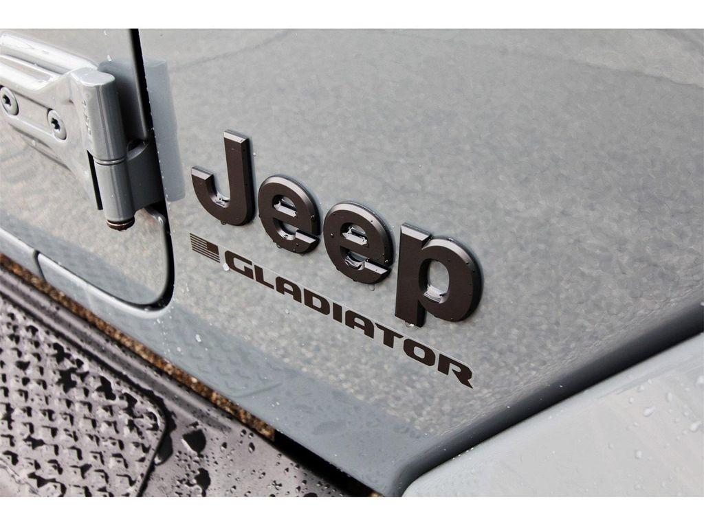 new 2025 Jeep Gladiator car, priced at $38,687