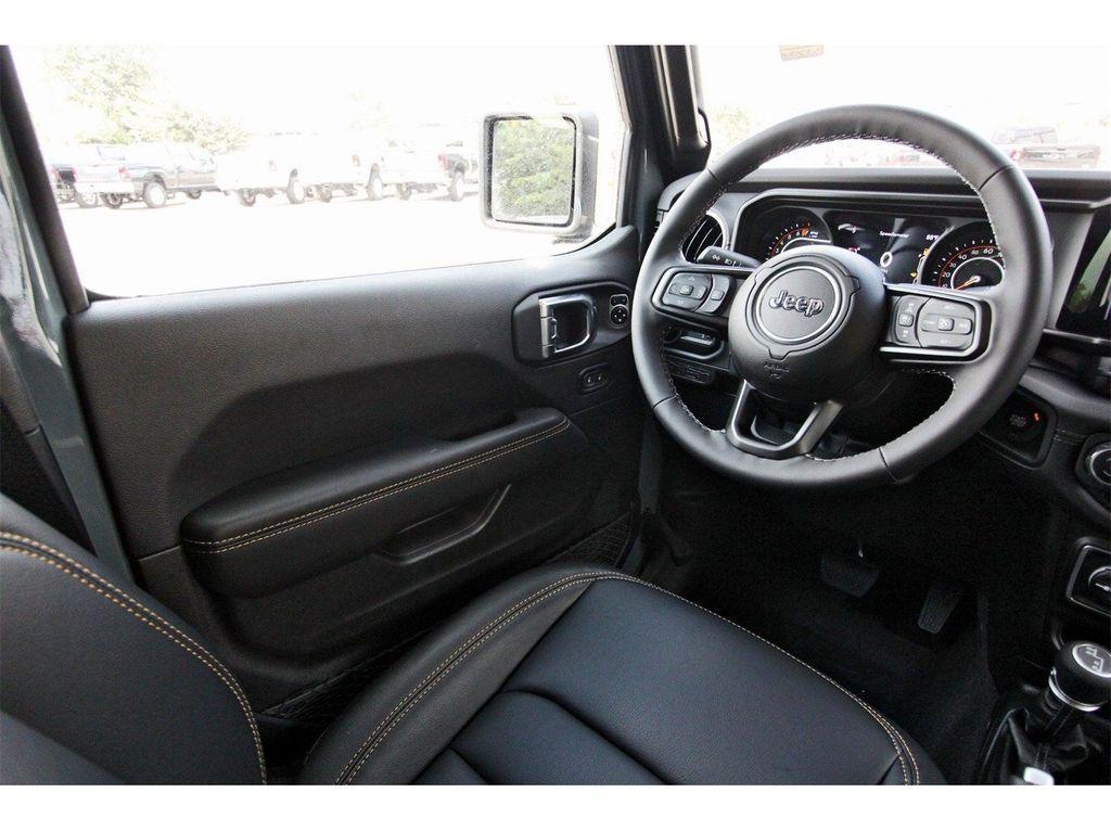 new 2025 Jeep Gladiator car, priced at $39,798