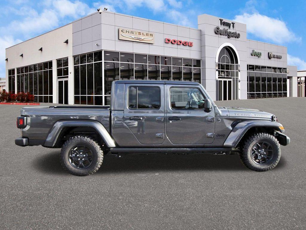 new 2025 Jeep Gladiator car, priced at $41,184