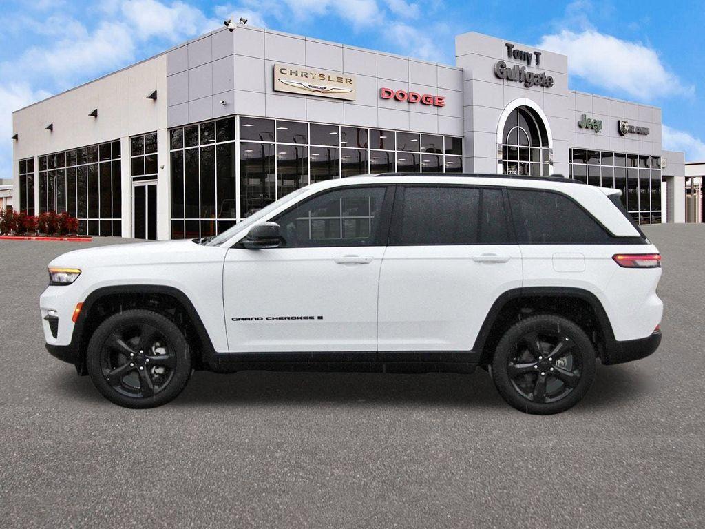 used 2024 Jeep Grand Cherokee car, priced at $34,995