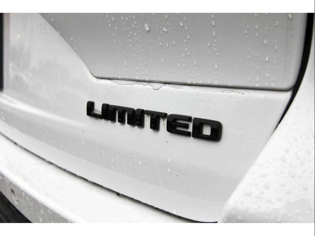 used 2024 Jeep Grand Cherokee car, priced at $34,995