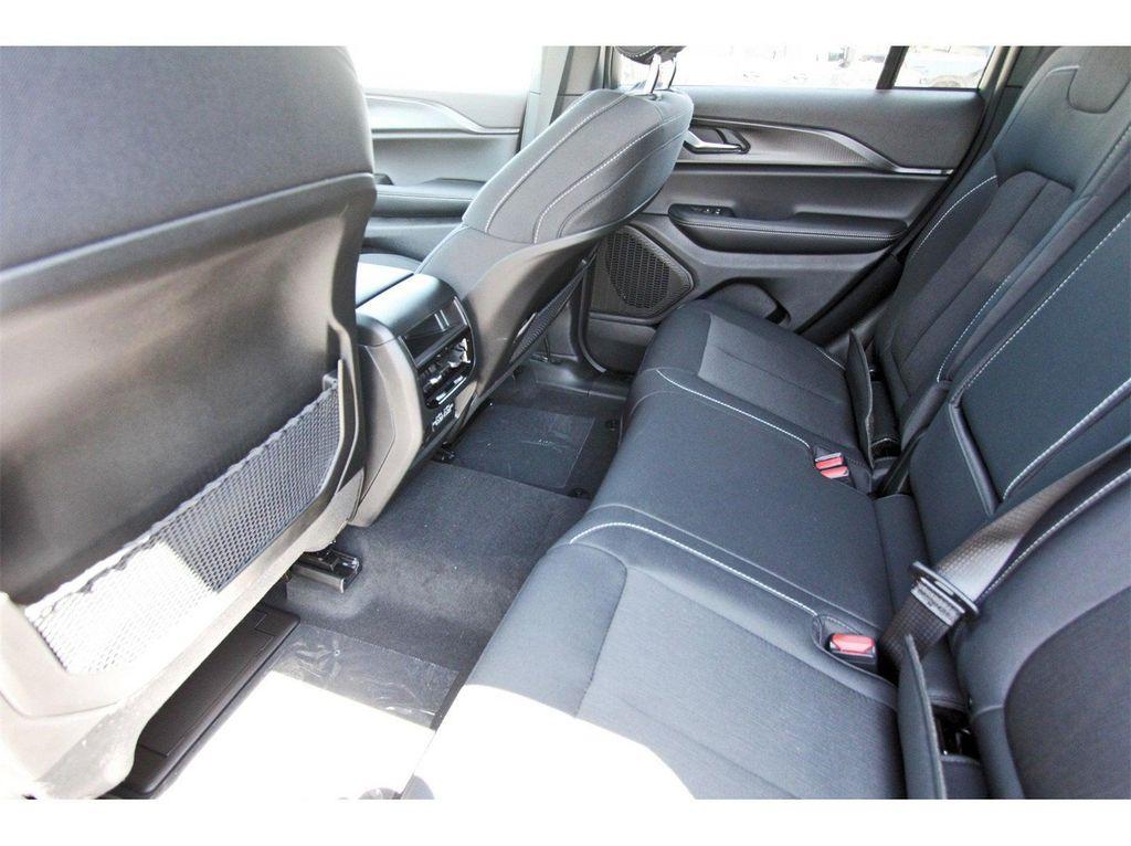 new 2025 Jeep Grand Cherokee car, priced at $35,295