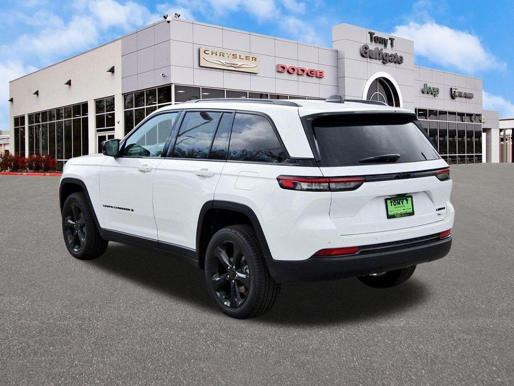 new 2025 Jeep Grand Cherokee car, priced at $40,276