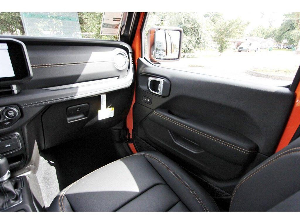 new 2025 Jeep Wrangler car, priced at $46,993