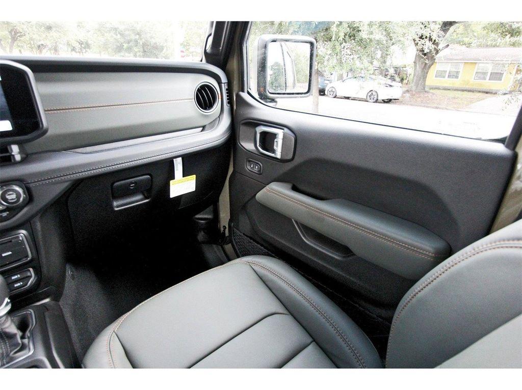 new 2025 Jeep Gladiator car, priced at $51,497