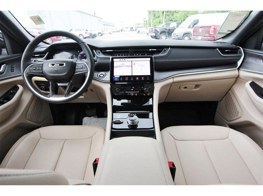 new 2024 Jeep Grand Cherokee car, priced at $41,696