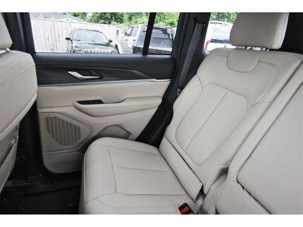 new 2024 Jeep Grand Cherokee car, priced at $41,696