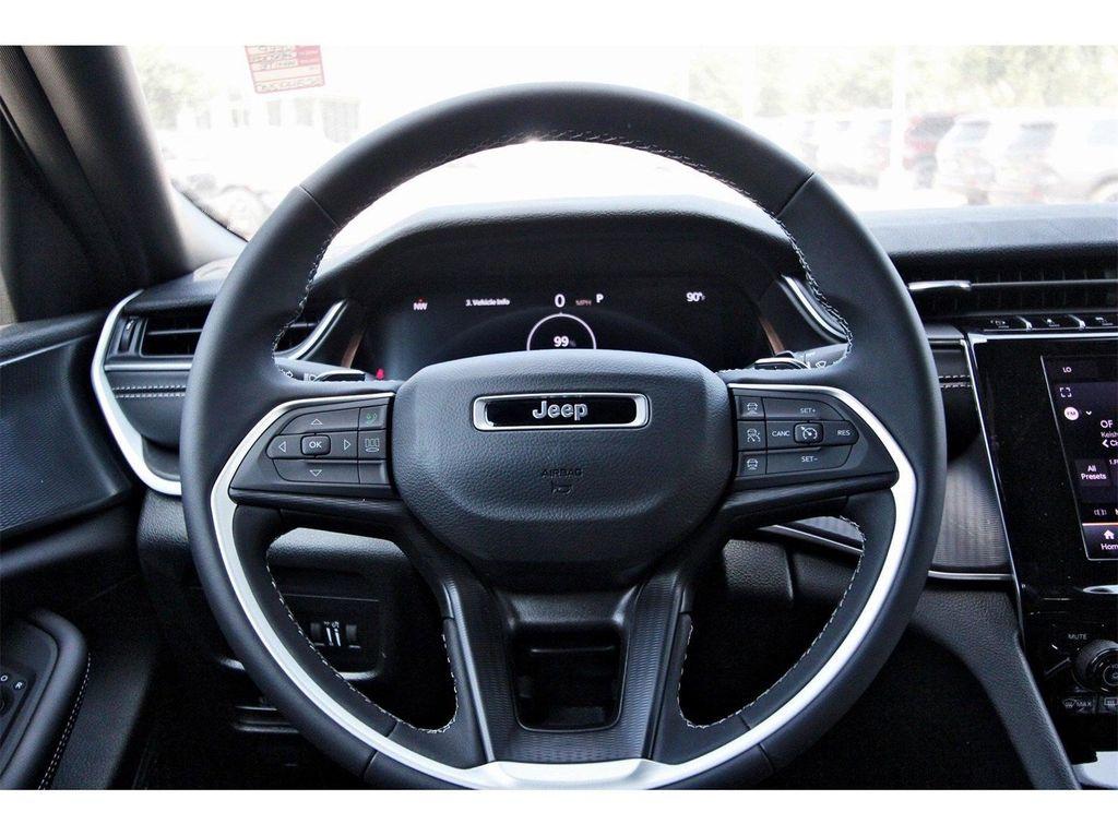 new 2025 Jeep Grand Cherokee car, priced at $33,738