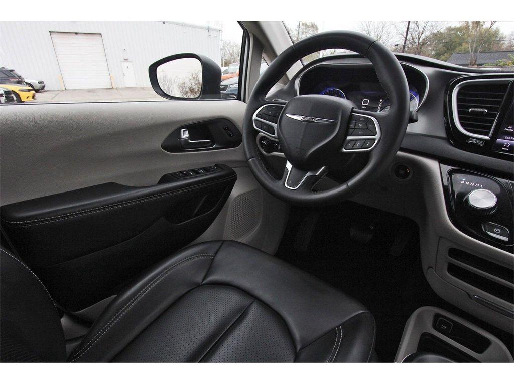 used 2023 Chrysler Pacifica car, priced at $24,995