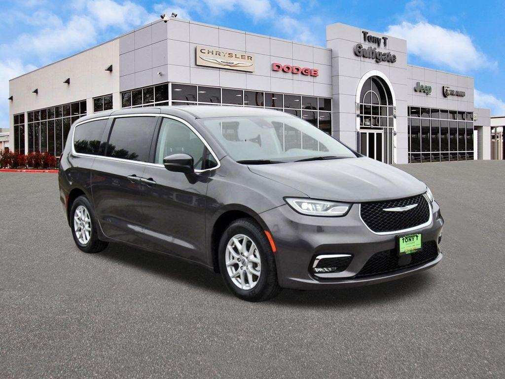 used 2023 Chrysler Pacifica car, priced at $24,995