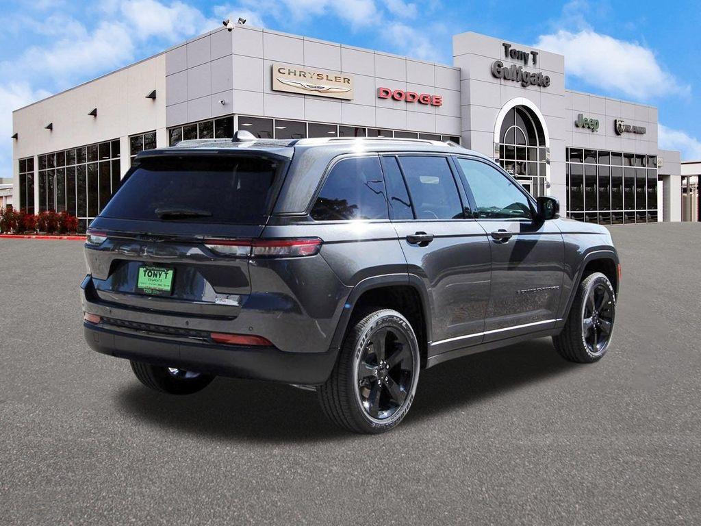 new 2025 Jeep Grand Cherokee car, priced at $39,796