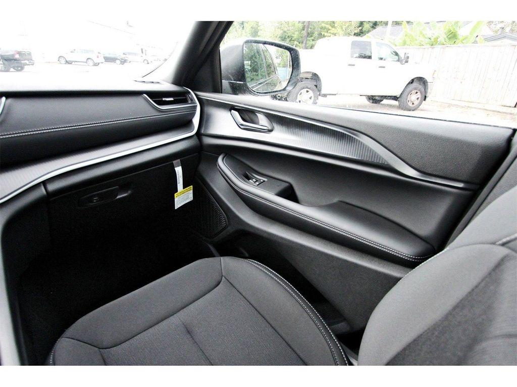 new 2025 Jeep Grand Cherokee L car, priced at $35,596