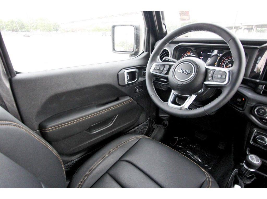 new 2025 Jeep Wrangler car, priced at $52,376