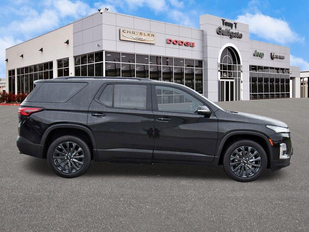 used 2023 Chevrolet Traverse car, priced at $28,595