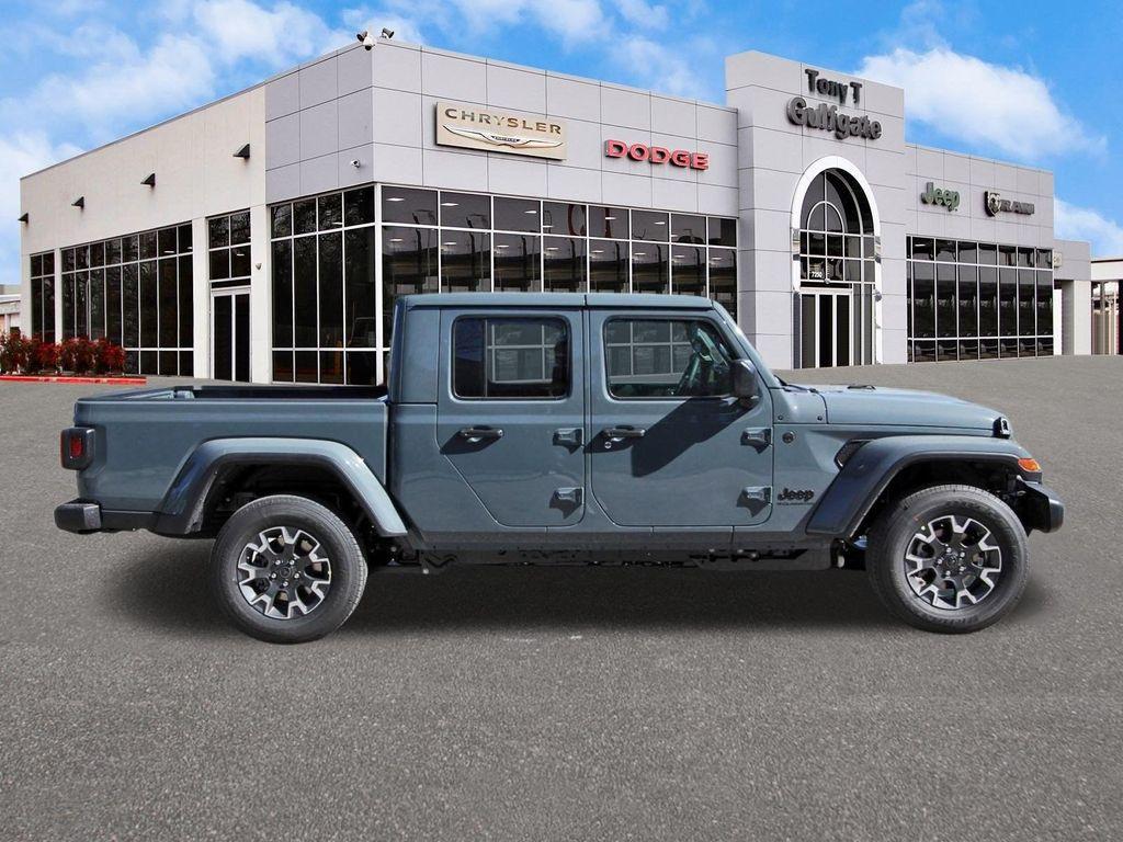 new 2026 Jeep Gladiator car, priced at $45,395