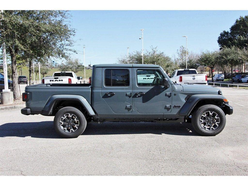new 2026 Jeep Gladiator car, priced at $45,395