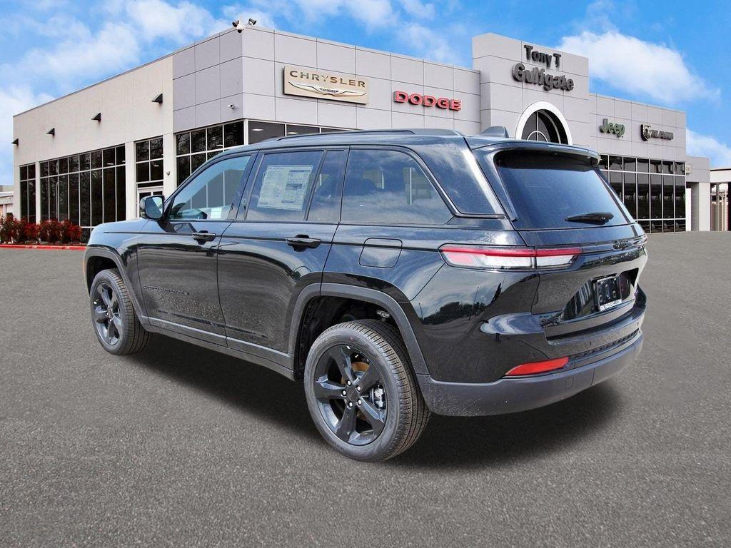 new 2024 Jeep Grand Cherokee car, priced at $40,995