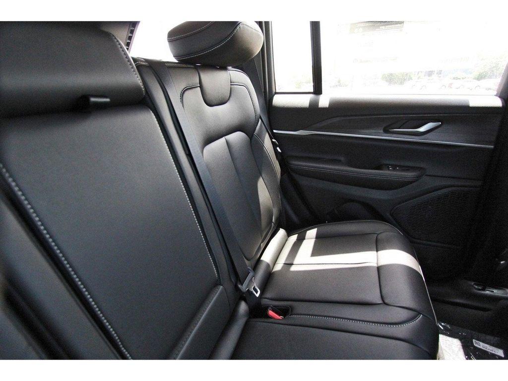 new 2024 Jeep Grand Cherokee car, priced at $40,995