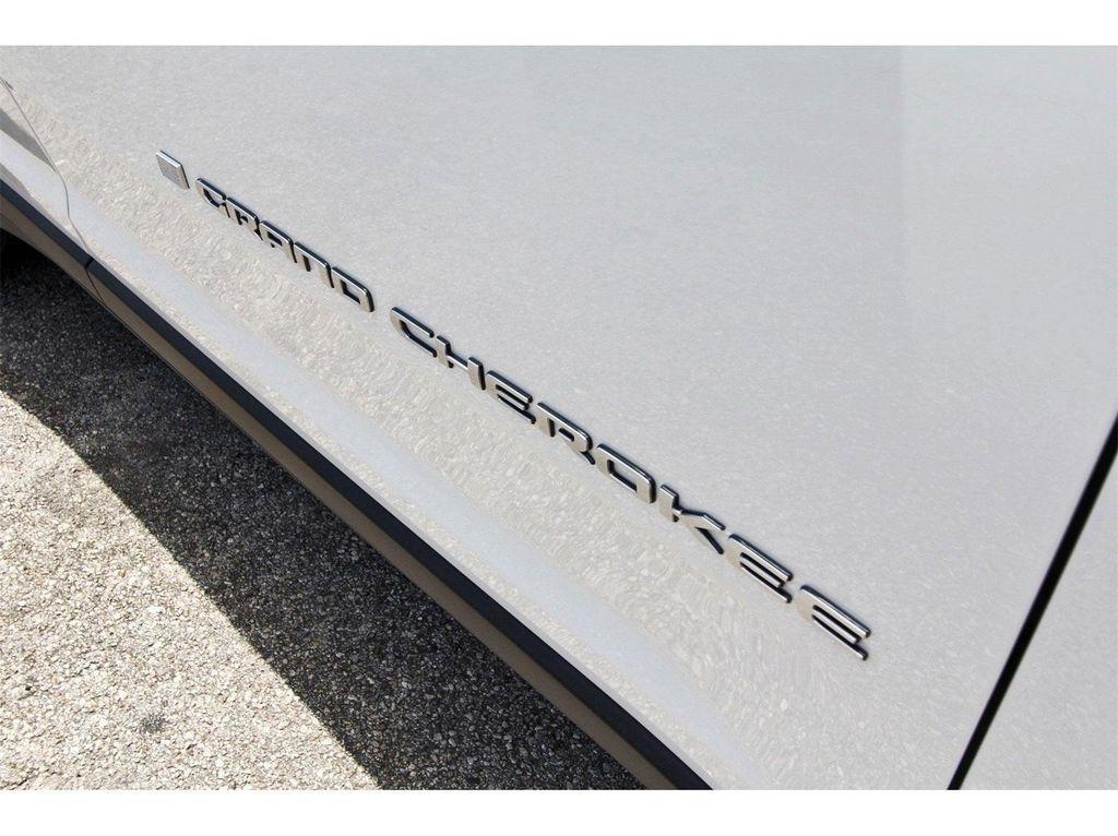 new 2025 Jeep Grand Cherokee car