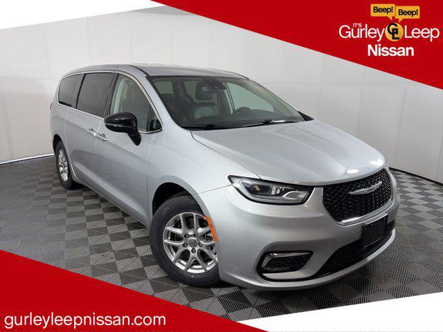 used 2024 Chrysler Pacifica car, priced at $27,051