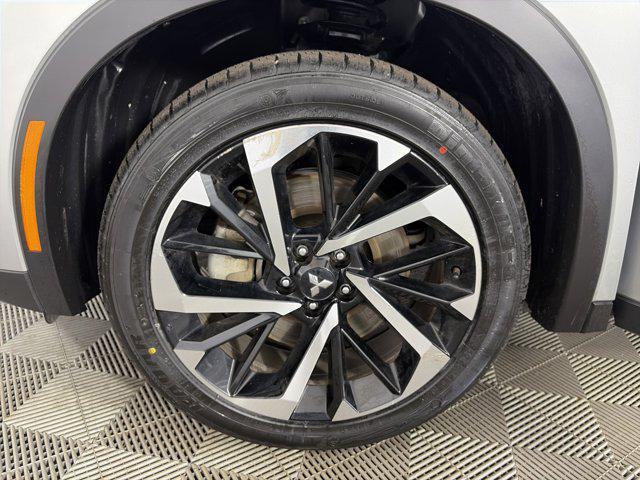 used 2024 Mitsubishi Outlander car, priced at $23,251