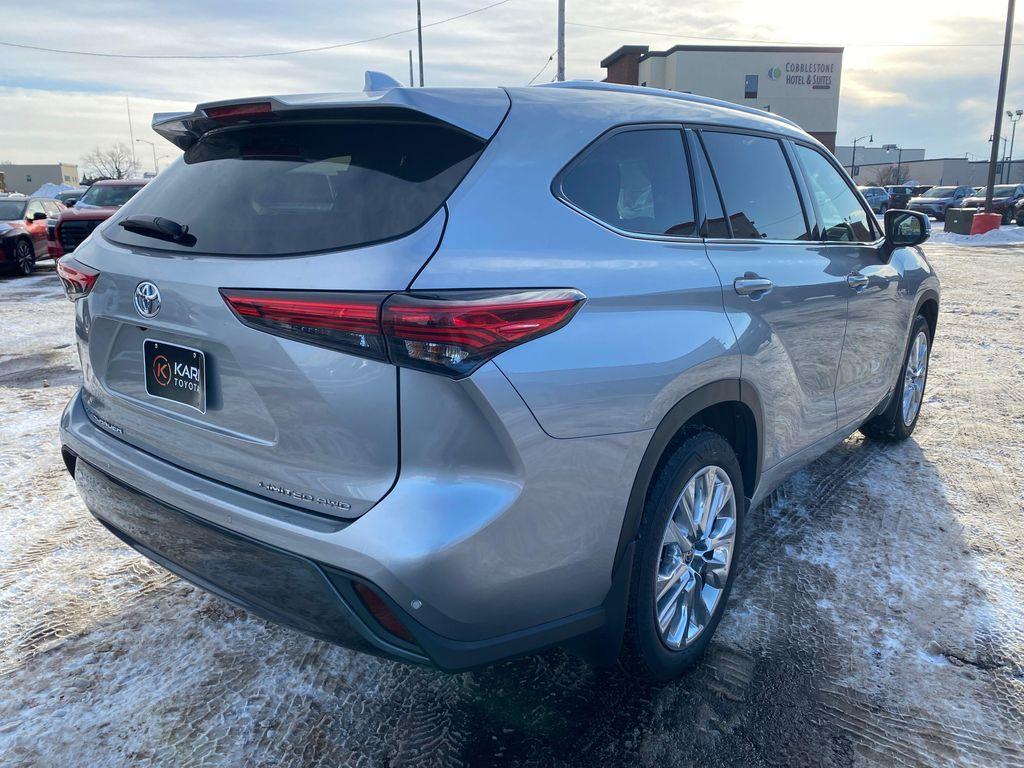 used 2023 Toyota Highlander car, priced at $41,988