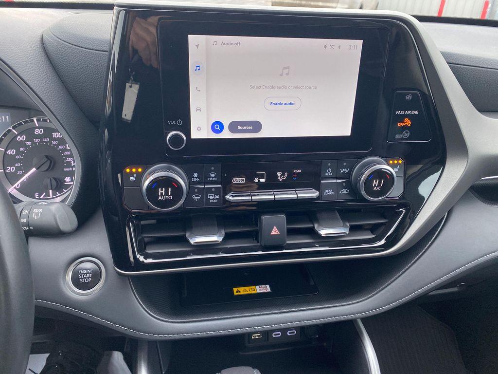 used 2024 Toyota Highlander car, priced at $39,988