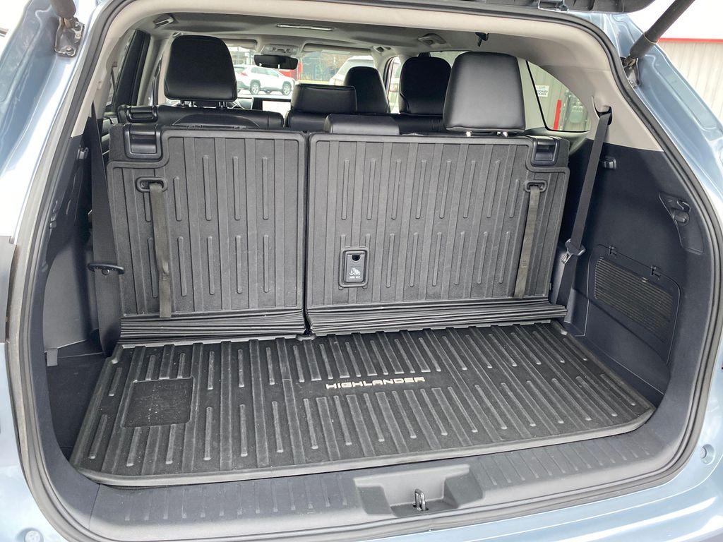 used 2024 Toyota Highlander car, priced at $39,988