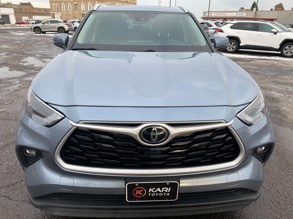 used 2024 Toyota Highlander car, priced at $39,988