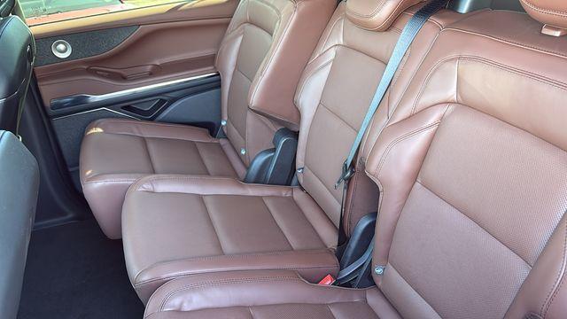 new 2025 Lincoln Navigator car