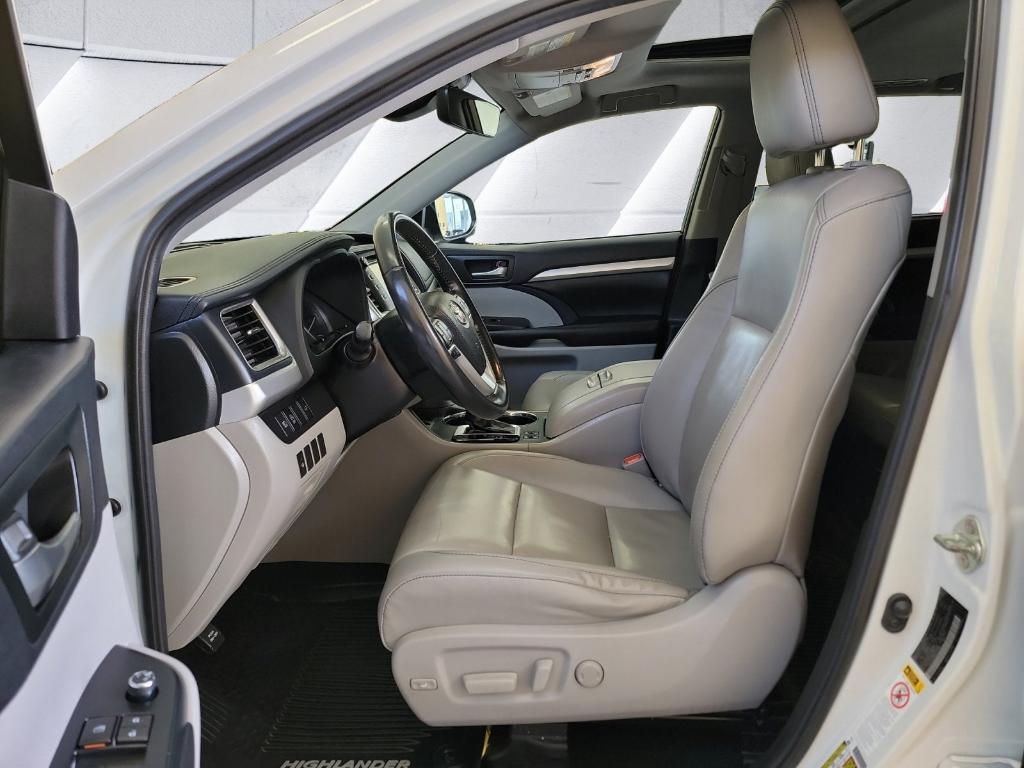used 2019 Toyota Highlander car, priced at $25,216