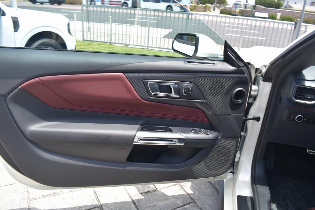 new 2025 Ford Mustang car