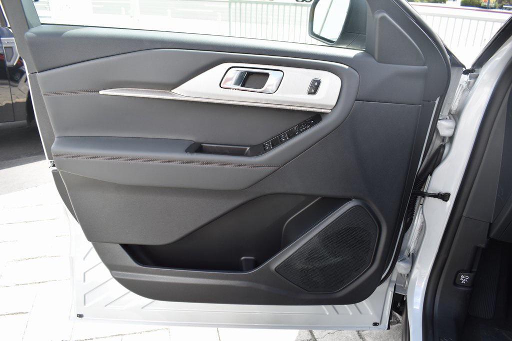 new 2025 Ford Explorer car, priced at $45,665