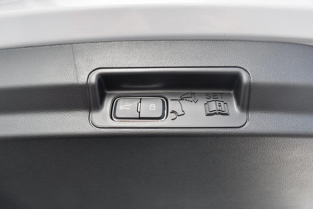 new 2025 Ford Explorer car, priced at $45,665