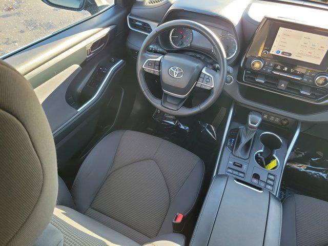 used 2023 Toyota Highlander car, priced at $35,984