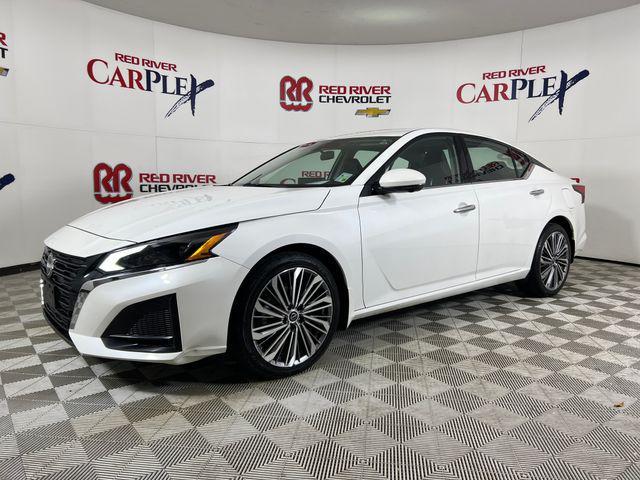 used 2023 Nissan Altima car, priced at $24,625