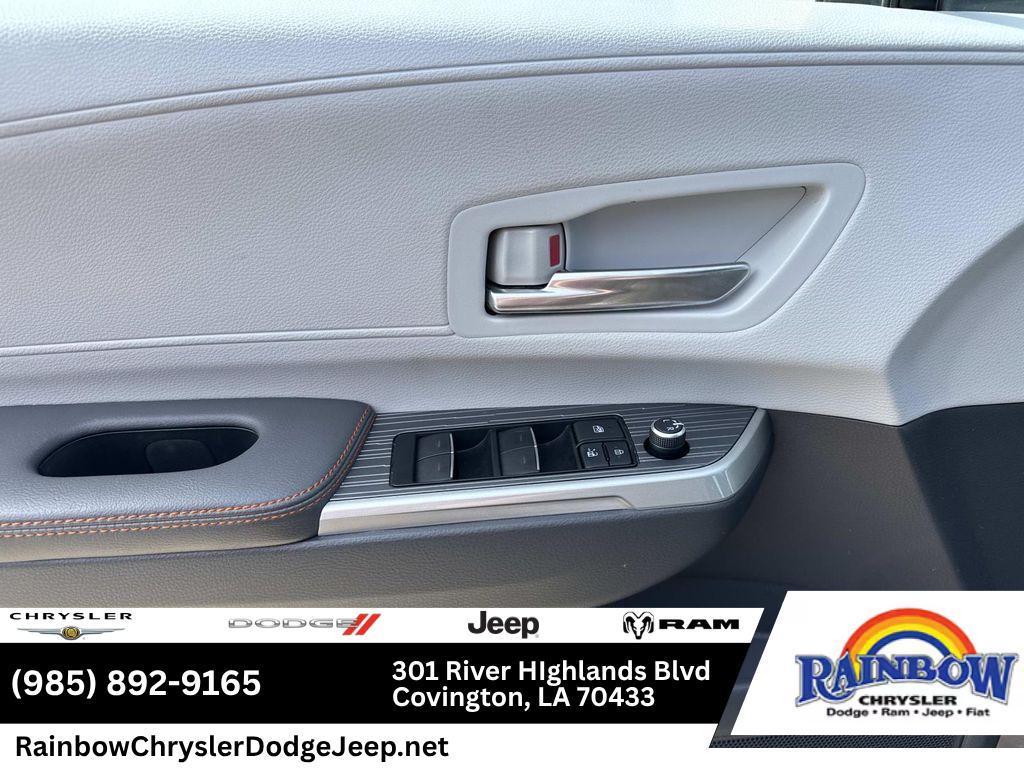 used 2022 Toyota Sienna car, priced at $37,374