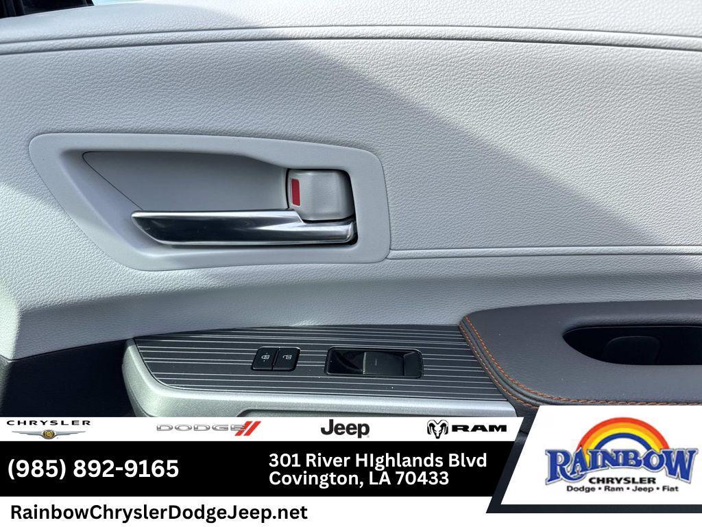 used 2022 Toyota Sienna car, priced at $37,374