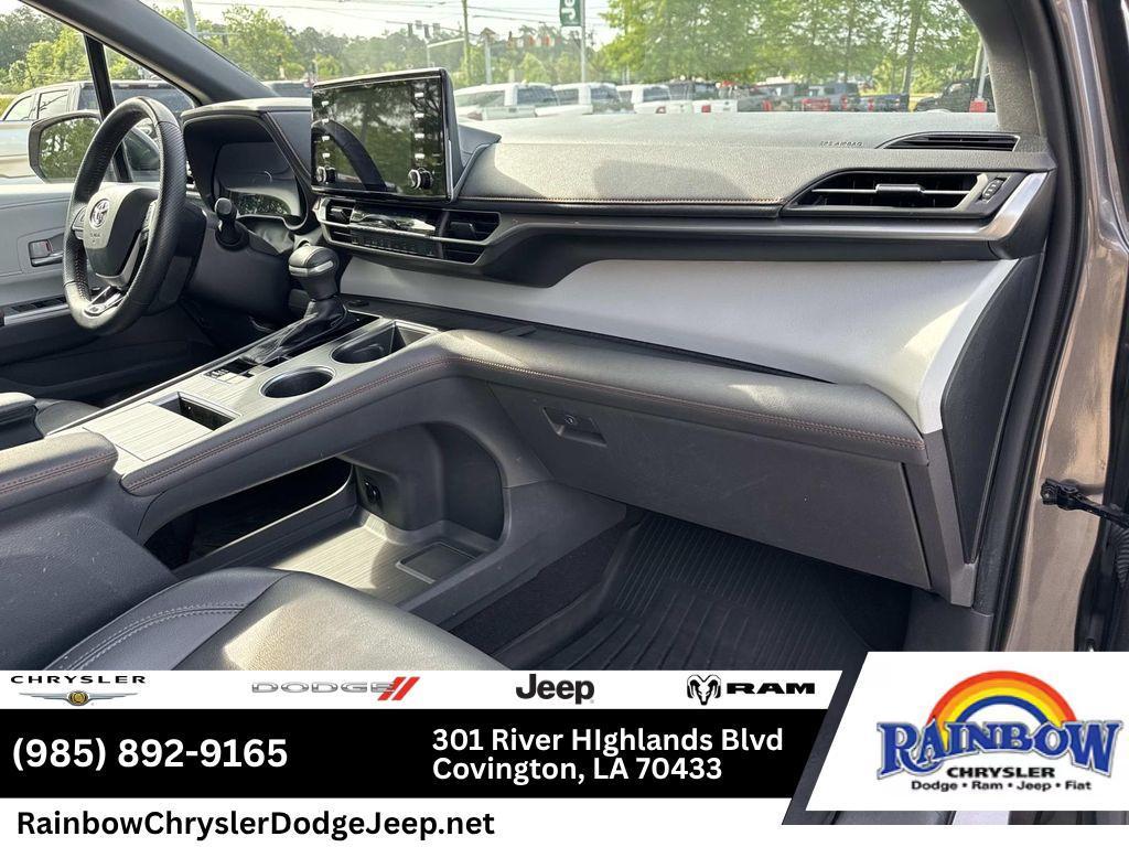 used 2022 Toyota Sienna car, priced at $37,374