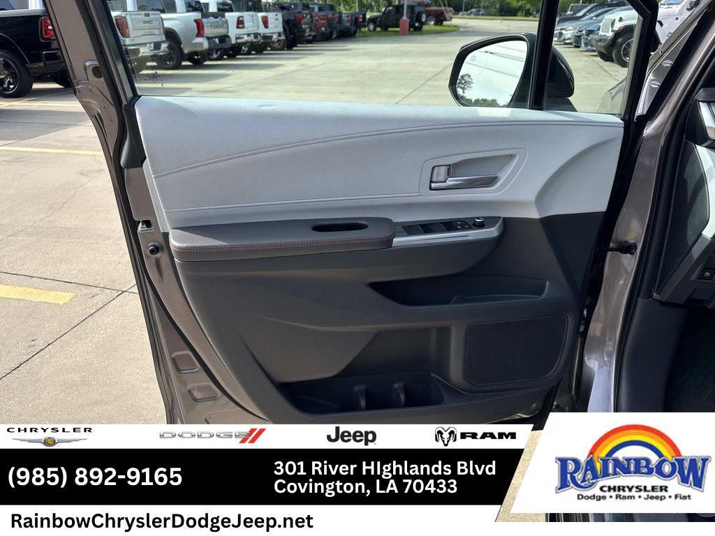 used 2022 Toyota Sienna car, priced at $37,374
