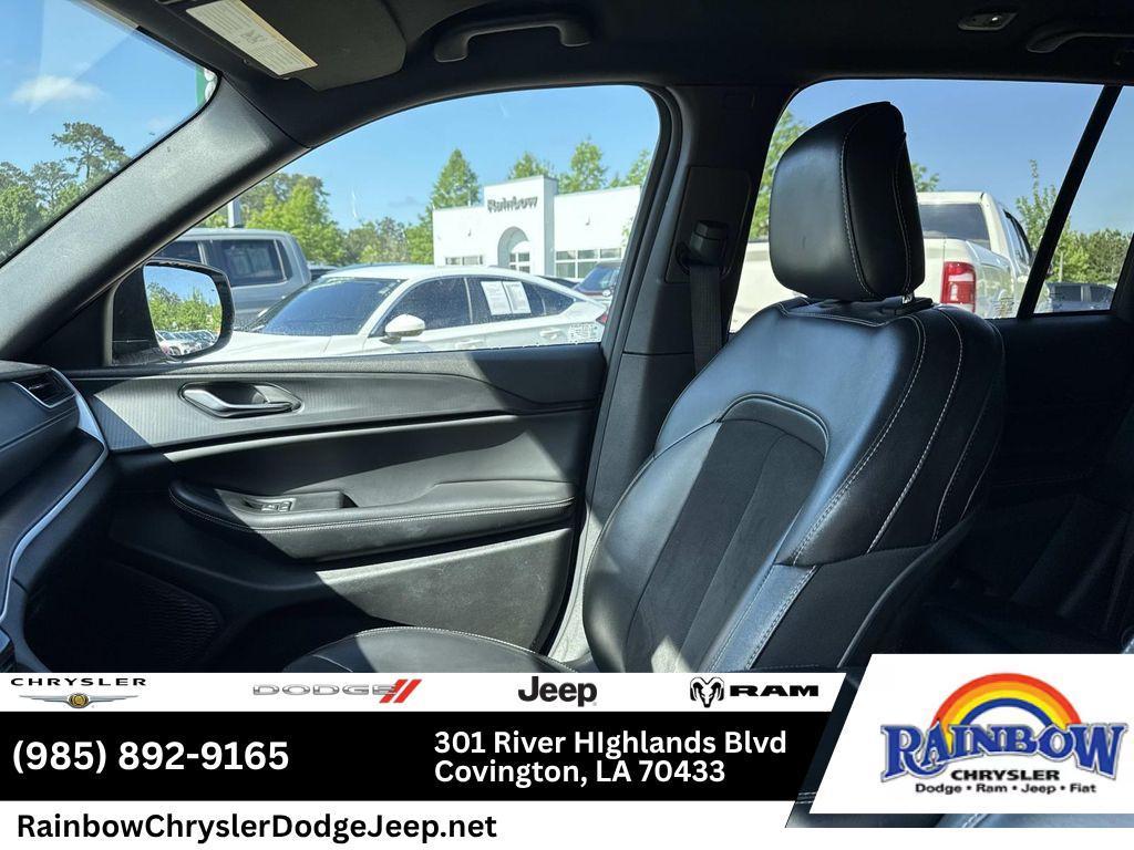 used 2024 Jeep Grand Cherokee car, priced at $28,369