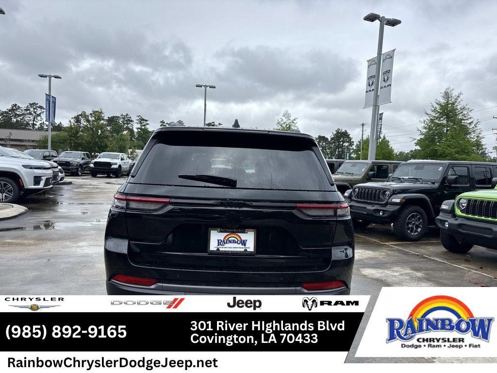 new 2026 Jeep Grand Cherokee car, priced at $43,299