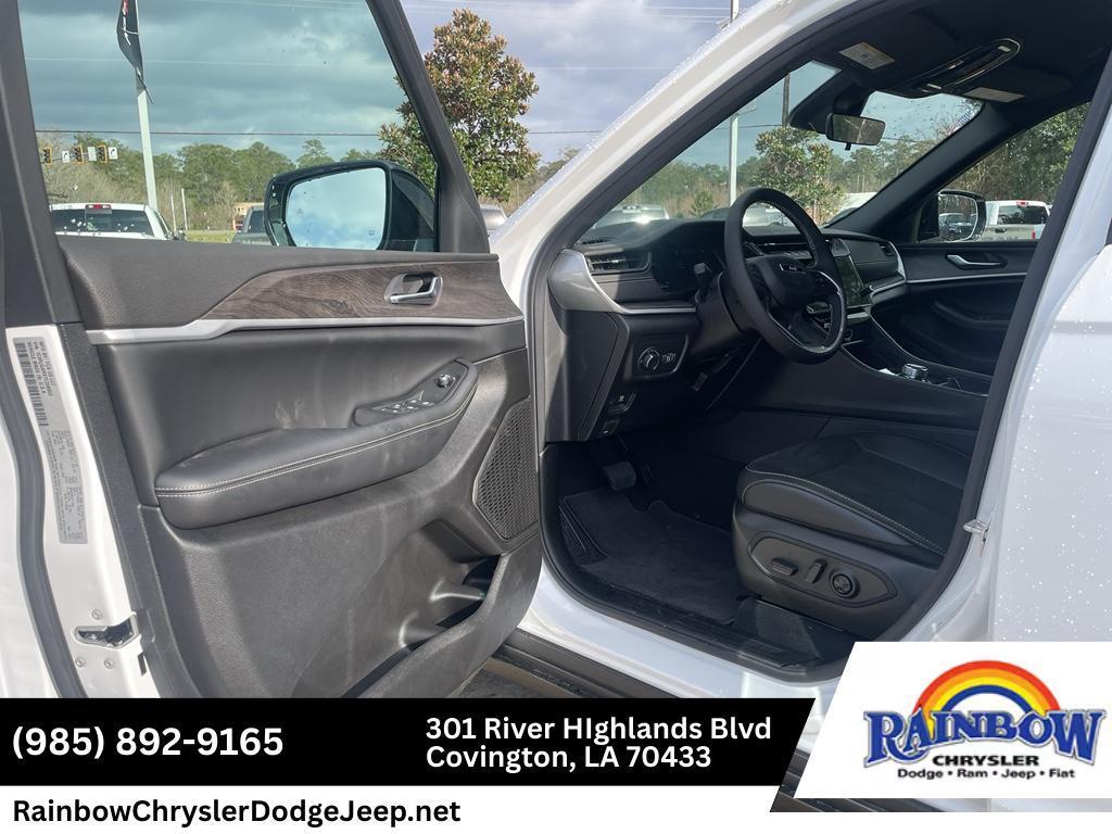 new 2026 Jeep Grand Cherokee car, priced at $41,655